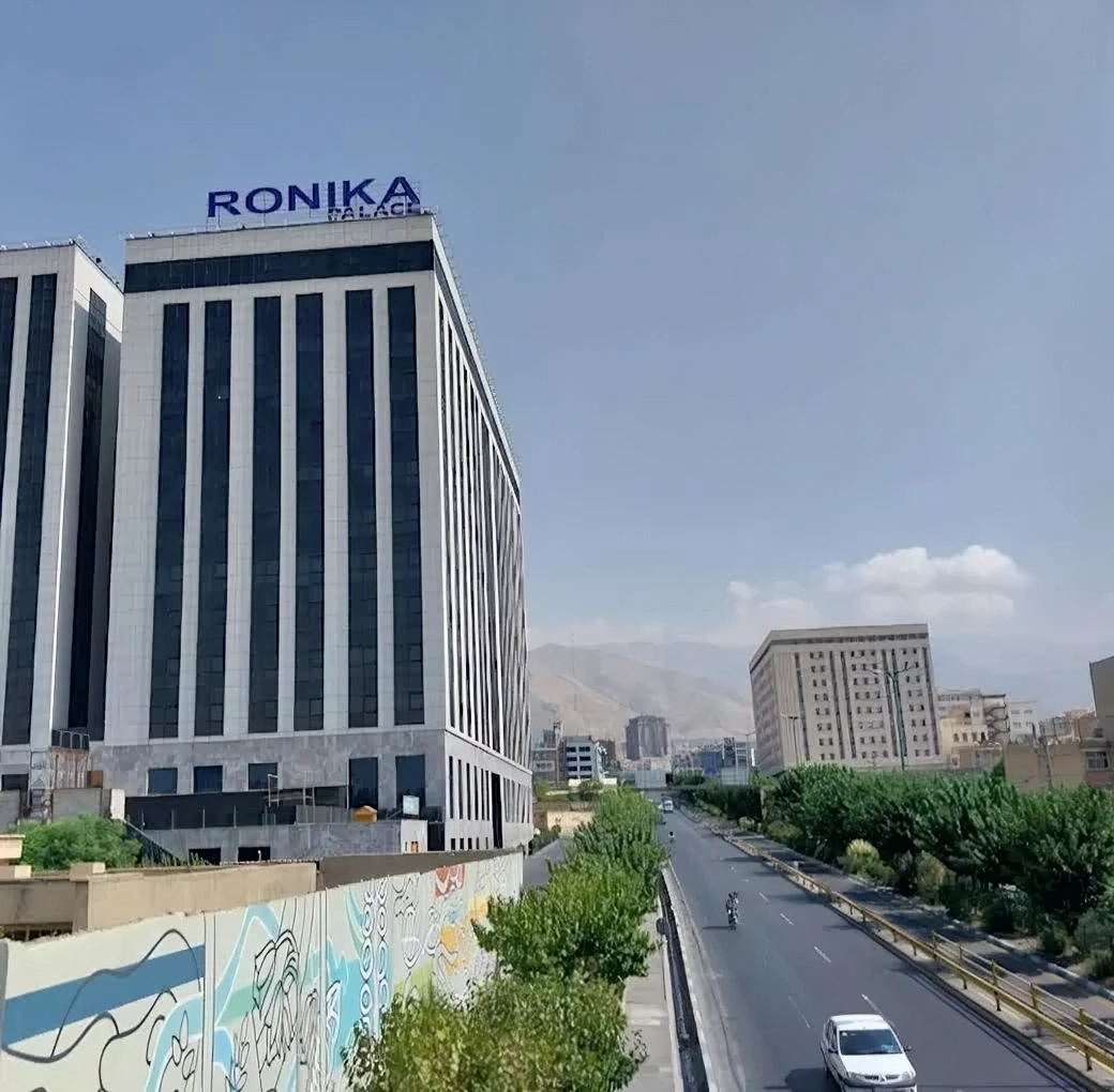 ساختمان دفتر مرکزی کاوشگر هوشمند
